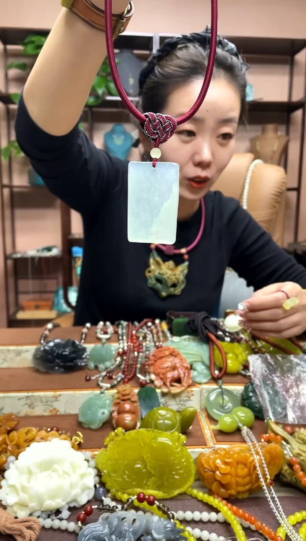 未镶嵌岫玉吊坠·3