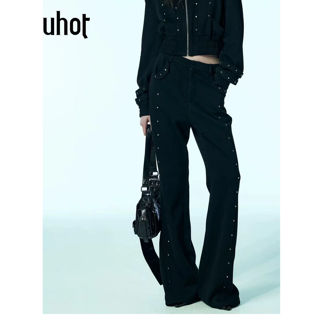 UHOT-25AW黑色铆钉微喇裤UWWW1K311
