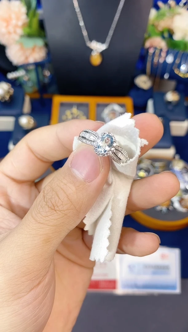 【闪购商品】海蓝宝石戒指银S925镶嵌带证书