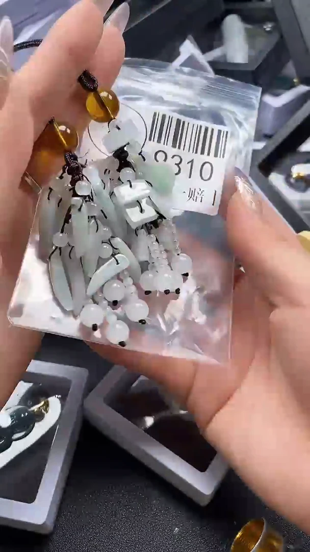 吊坠(不含链)未镶嵌翡翠9310