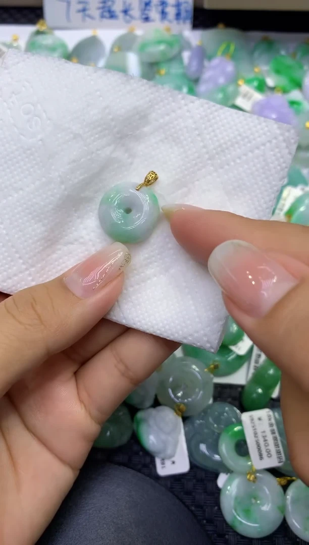 颈饰未镶嵌翡翠天然缅甸A货翡翠