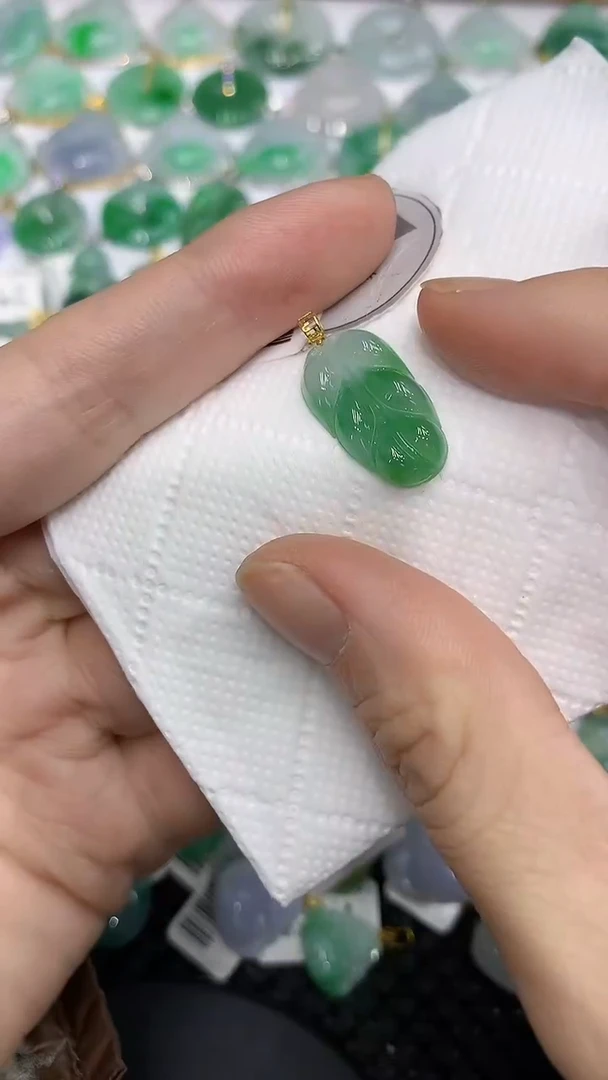 颈饰18K金镶嵌翡翠a货支持复检百元以上9元证书费自理
