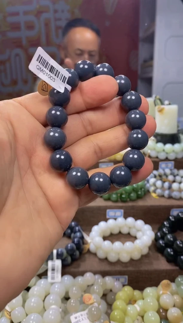 未镶嵌手链和田玉1