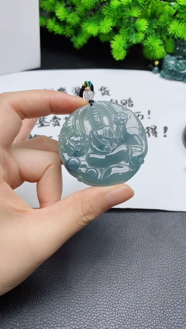 翡翠未镶嵌颈饰