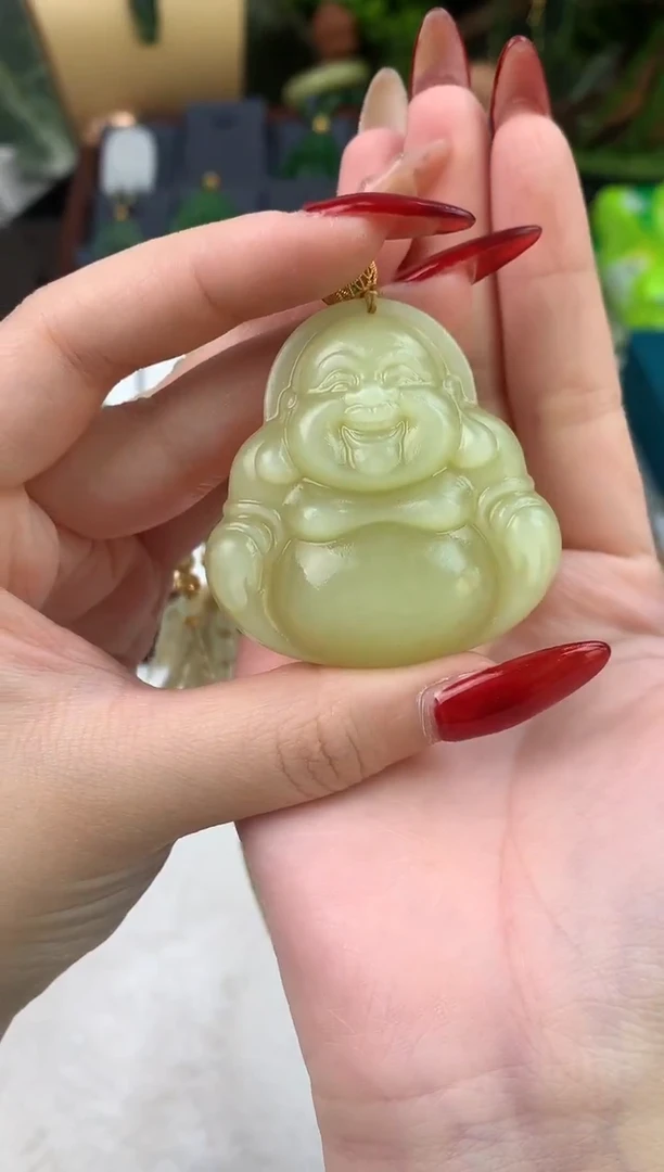 颈饰未镶嵌和田玉吊坠