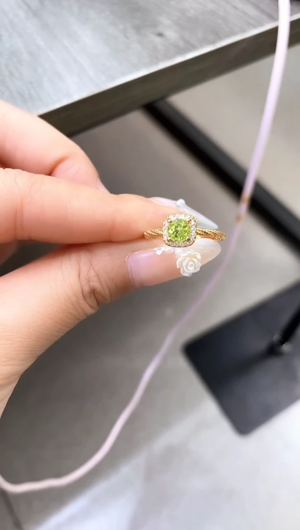 【闪购商品】橄榄石戒指银S925镶嵌天然橄榄石戒指