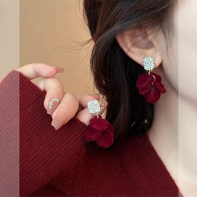 OLOIU 铜合金锆石耳饰 复古植绒花瓣耳环女2025新款耳坠轻奢耳饰