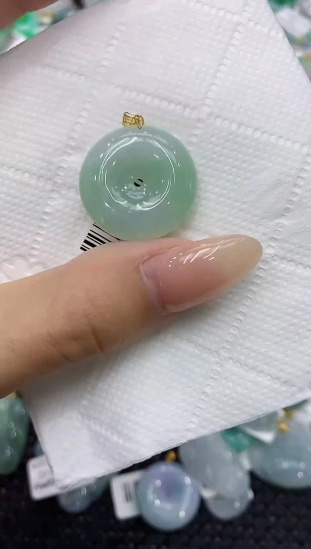 翡翠18K金镶嵌颈饰111111111111