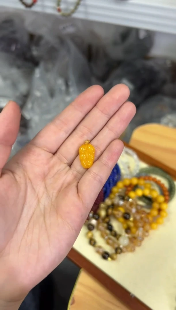 【闪购商品】蜜蜡颈饰18K金镶嵌满蜜蜜蜡叶子18K金吊坠[3316]