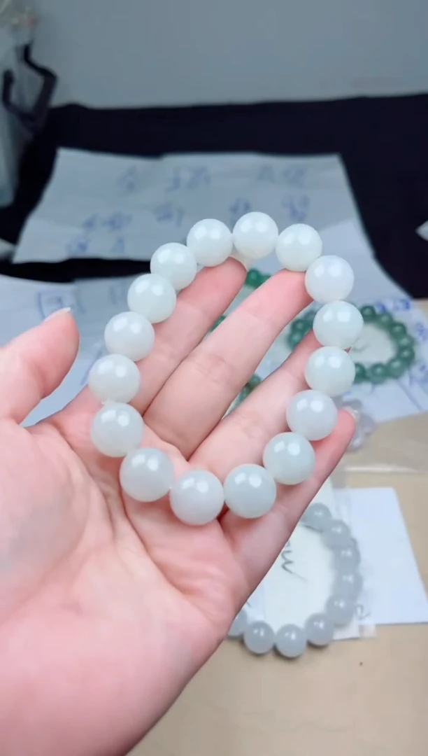 定制翡翠未镶嵌珠串
