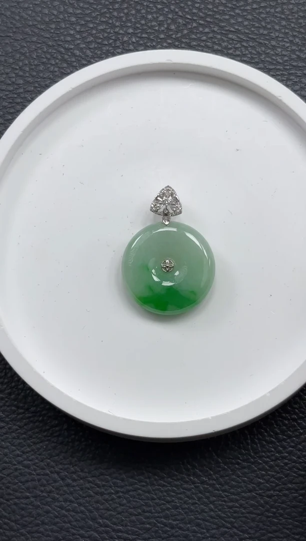 颈饰18K金镶嵌翡翠YM1218-2 平安扣