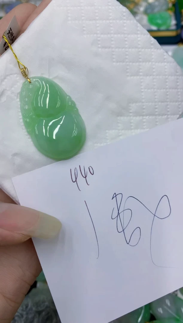 翡翠18K金镶嵌颈饰11111111111
