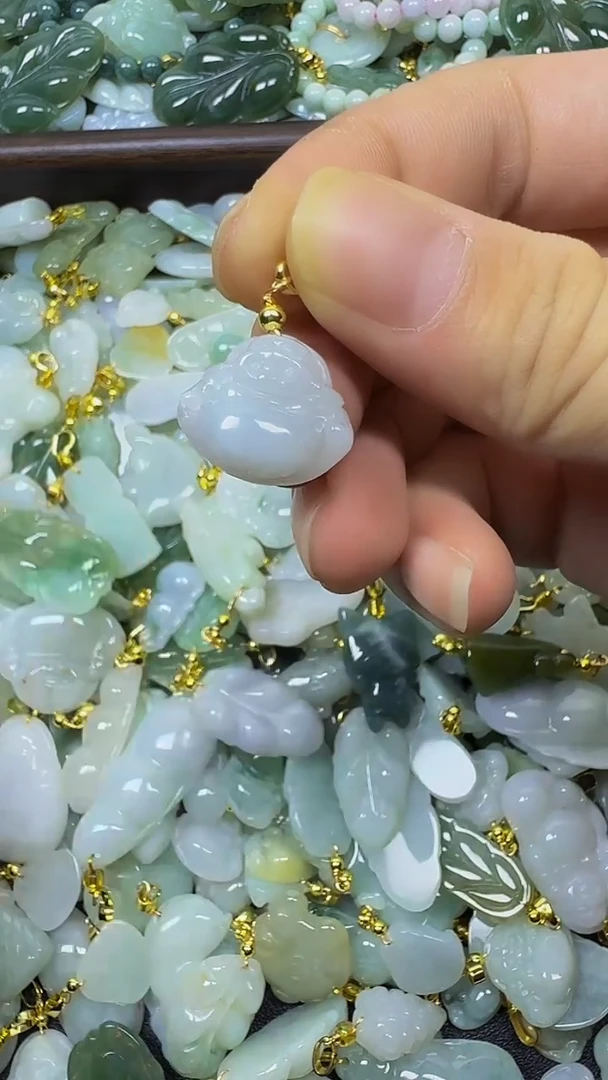 颈饰未镶嵌翡翠颈饰未嵌镶翡翠2