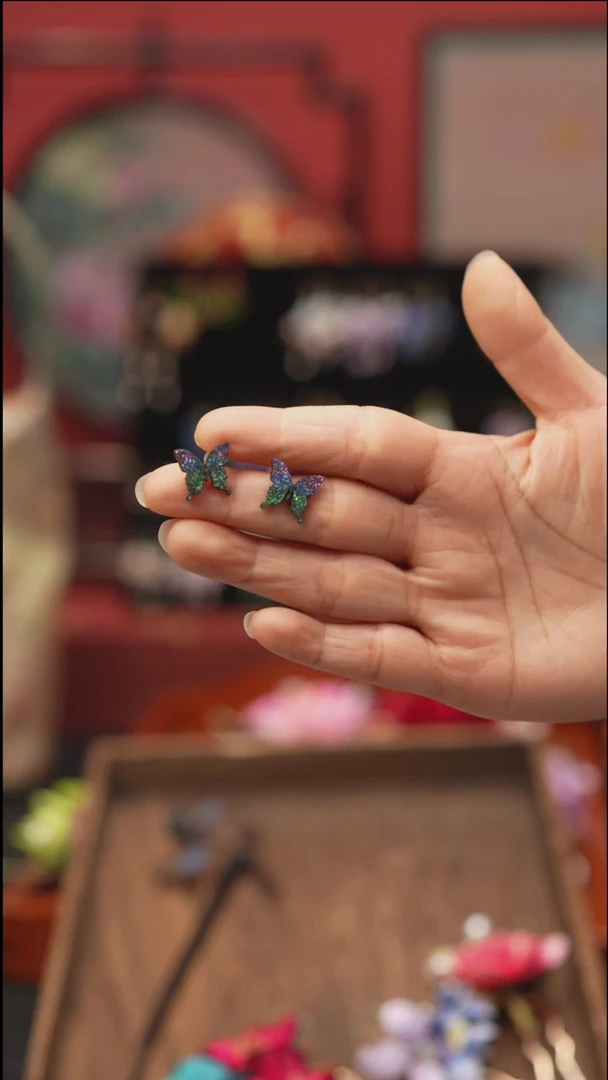 刺绣非遗绒花饰品