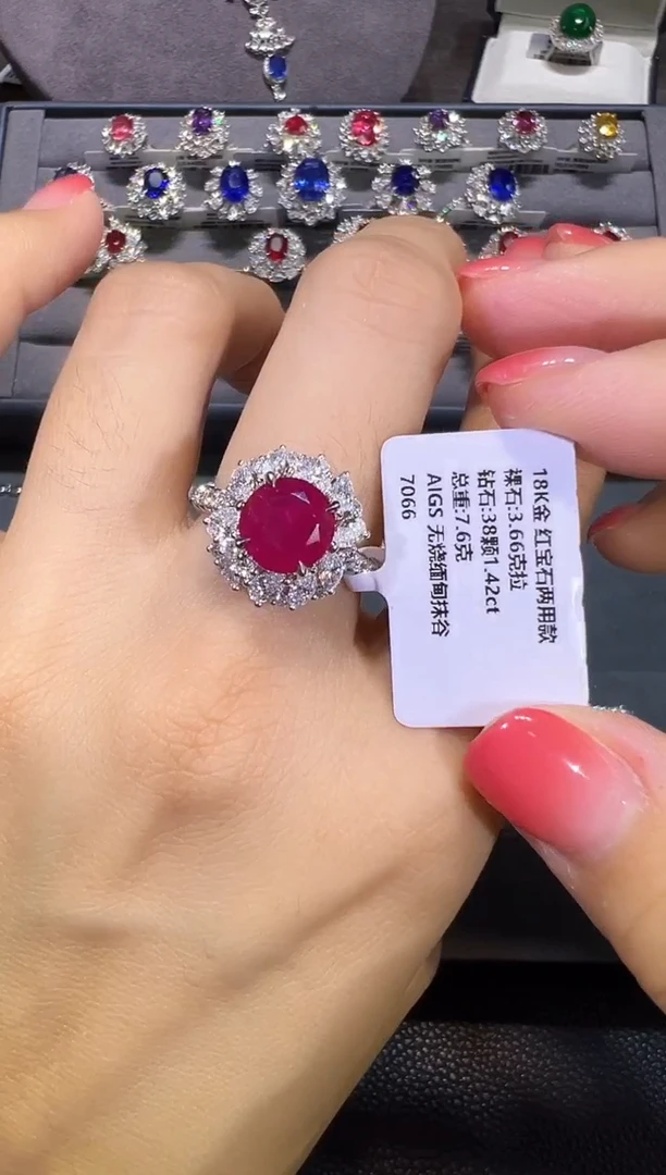 戒指18K金镶嵌红宝石戒指