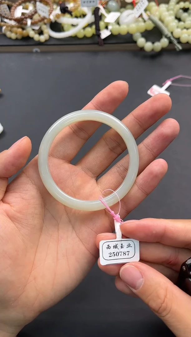 未镶嵌手串和田玉且末青白手镯卡54.2微色差