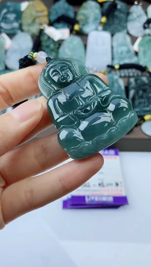 翡翠未镶嵌颈饰