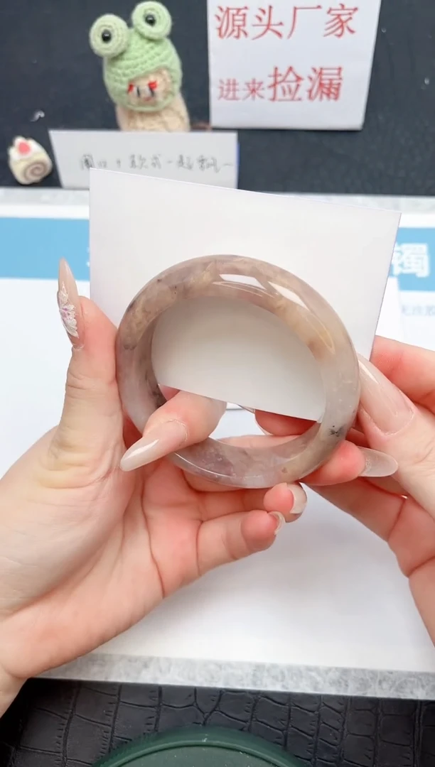 【闪购商品】石英质玉手镯未镶嵌13-58.2