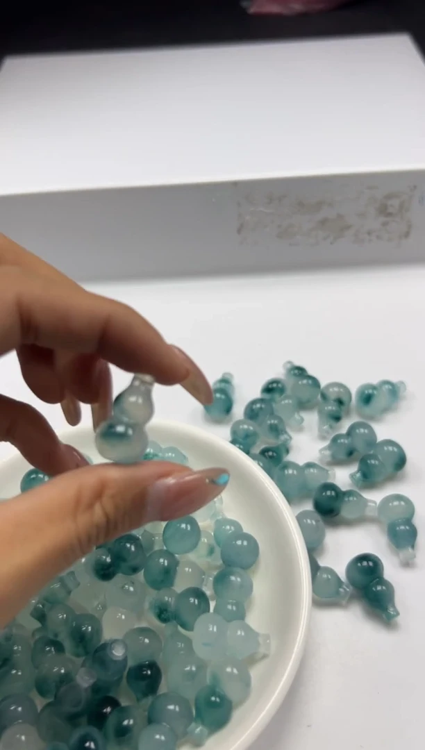 玛瑙/玉髓颈饰未镶嵌 w1855老蓝水飘花葫芦19*11mm*2颗