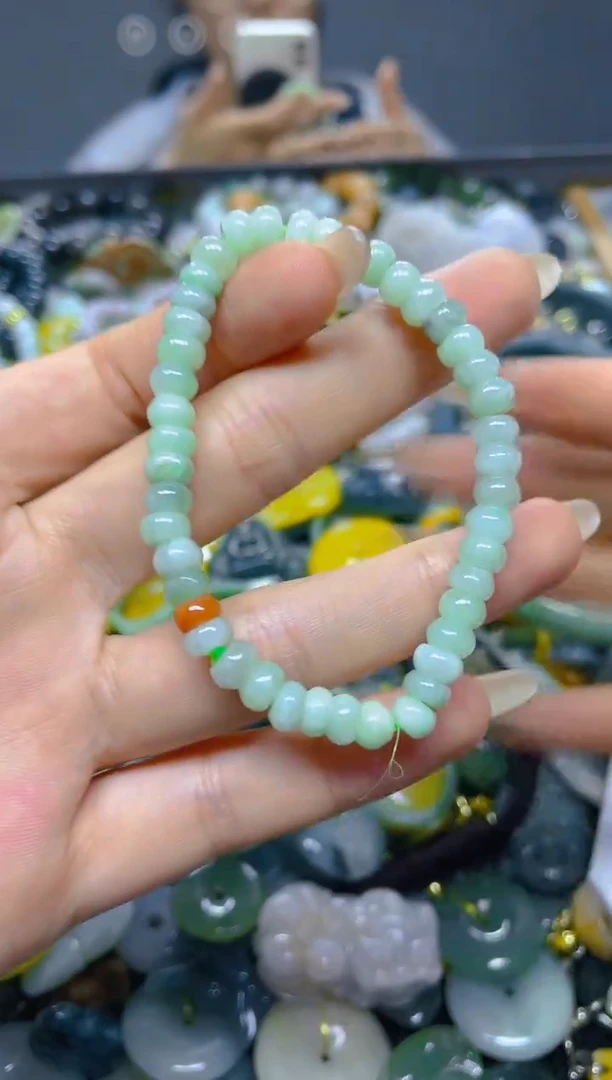 颈饰未镶嵌翡翠5MM/ L /翡翠A货，一件也是批发价