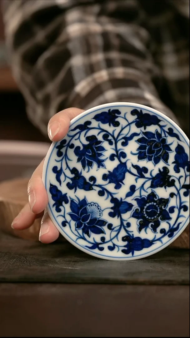 手绘高温现代瓷 气窑  缠枝莲 杯垫9.5cm
