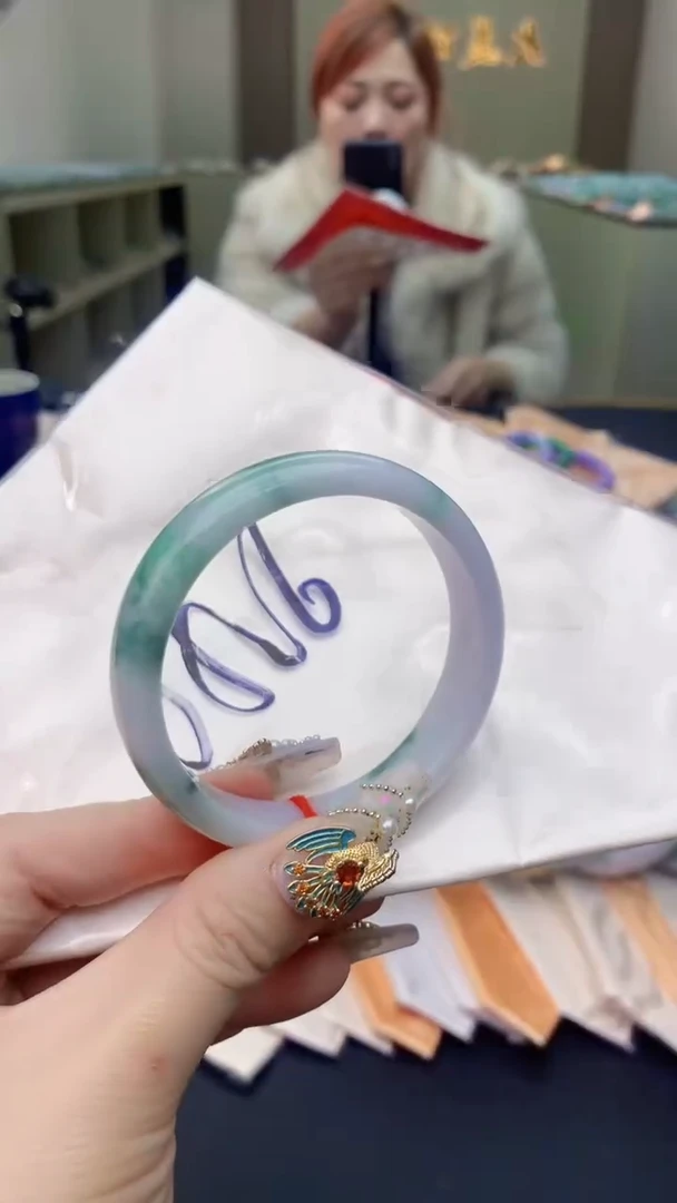 【闪购商品】翡翠手镯未镶嵌0548540067