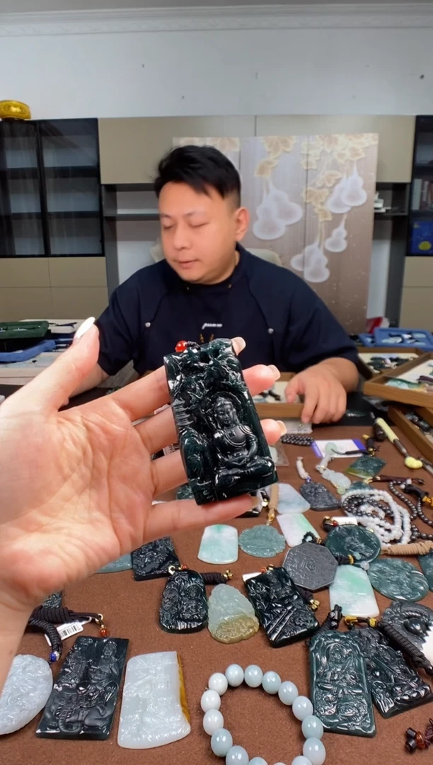 颈饰未镶嵌翡翠 多样性发其一