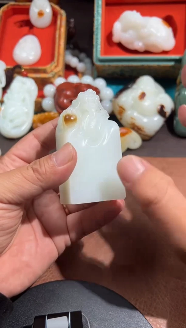 未镶嵌和田玉摆件昆****.和田玉