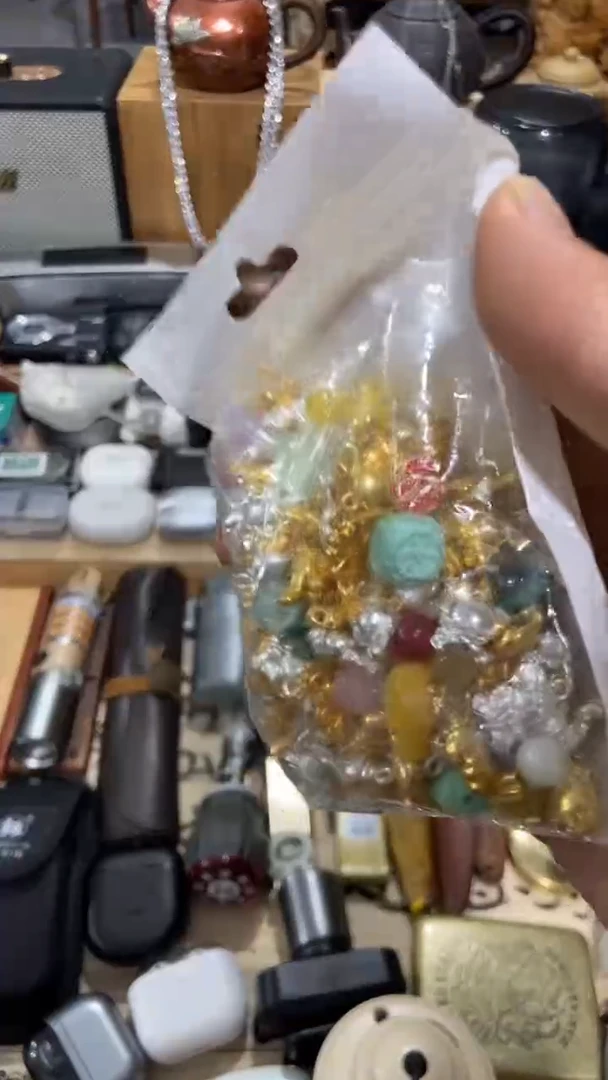 瓷片闪购商品 如图所示