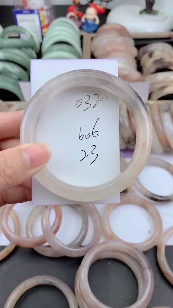 未镶嵌手镯石英质玉032