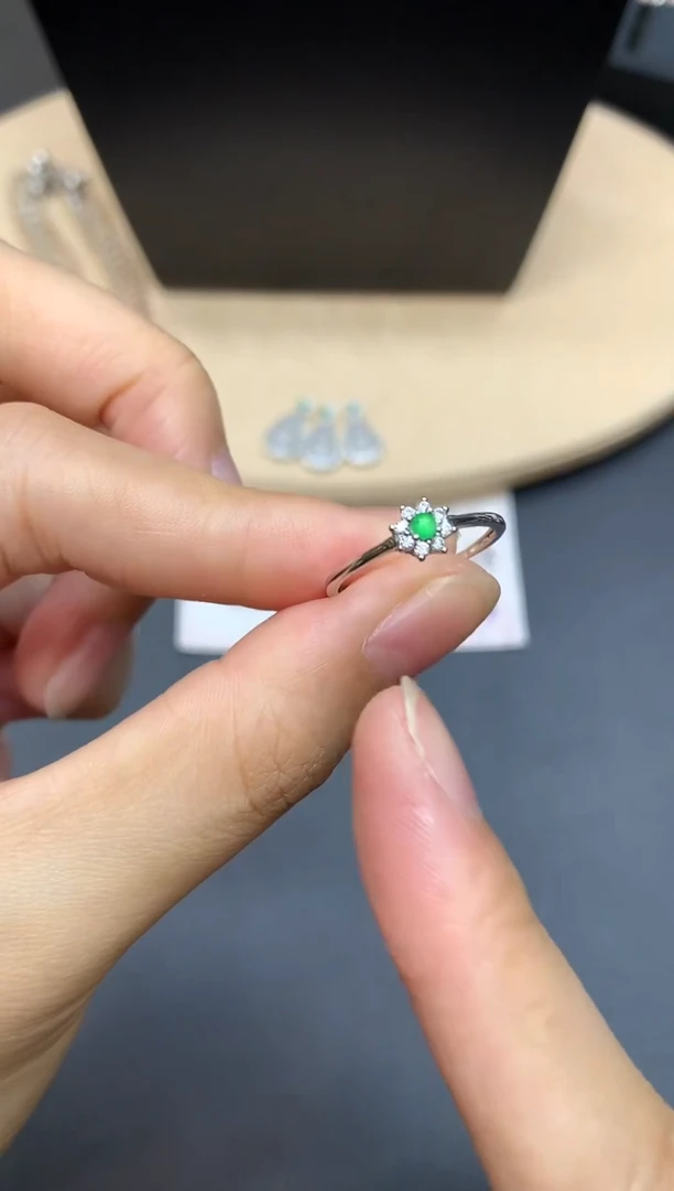 【闪购商品】翡翠戒指银S925镶嵌蛋面【无服务费】