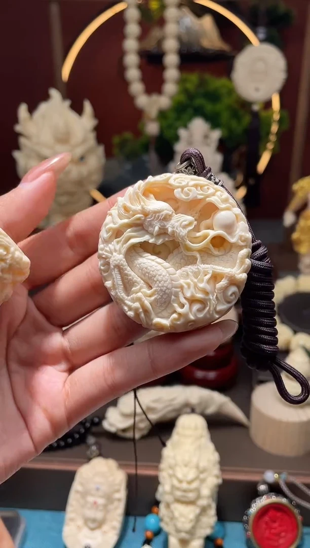 【闪购商品】菩提根/象牙果吊坠【重工版】龙凤呈祥