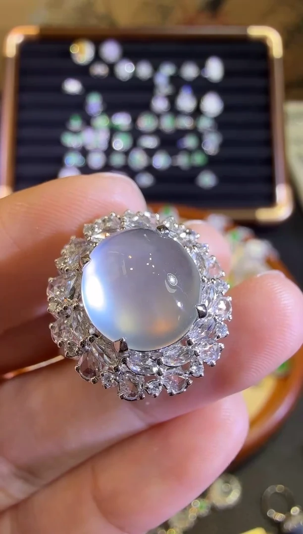 【闪购商品】翡翠戒指18K金镶嵌玻璃种极光白蛋面（两用款）不封底