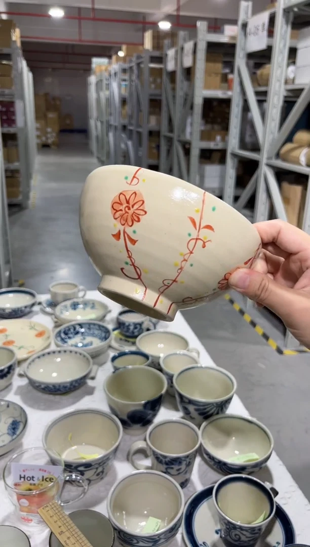 瓷片安南 赤绘藤花深碗（绿叶）