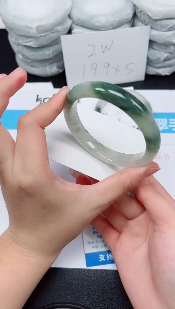 【闪购商品】石英质玉手镯未镶嵌G147-62