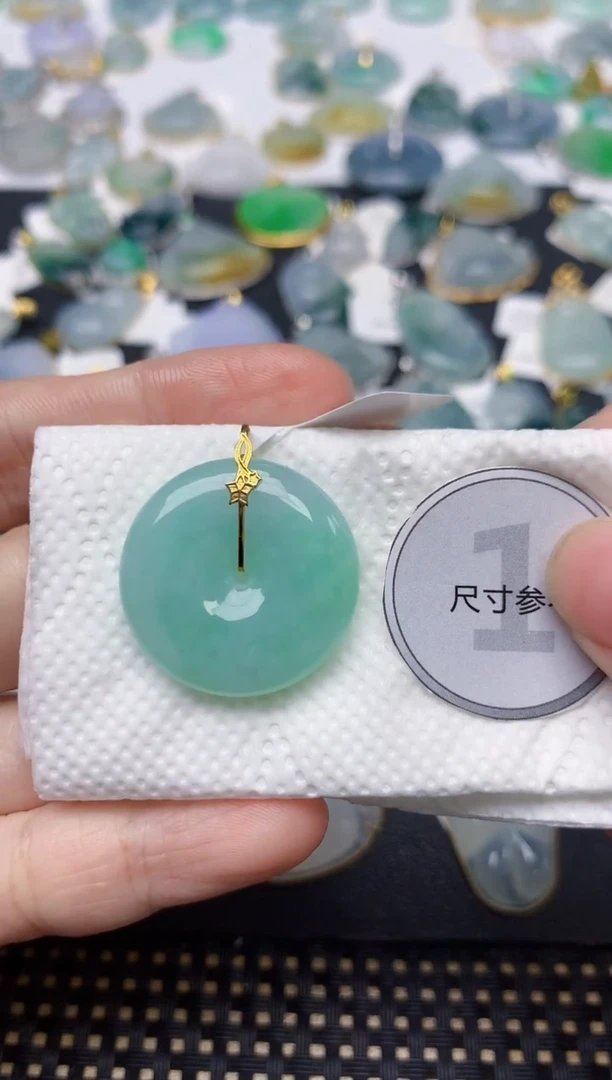 颈饰18K金镶嵌翡翠天然缅甸A货翡翠