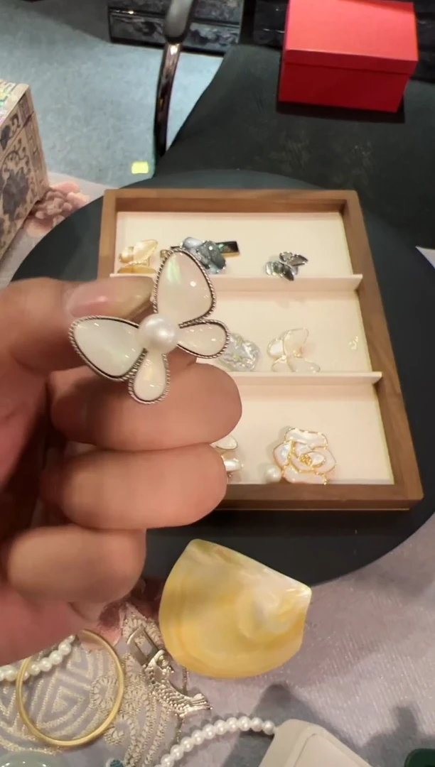 胸针·弘贝雅螺钿漆器文化馆