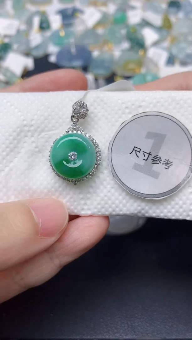 颈饰未镶嵌翡翠天然缅甸A货翡翠