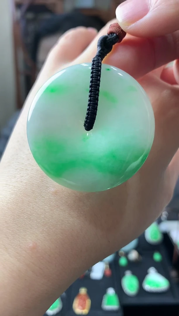 【闪购商品】翡翠吊坠(不含链)未镶嵌挂件