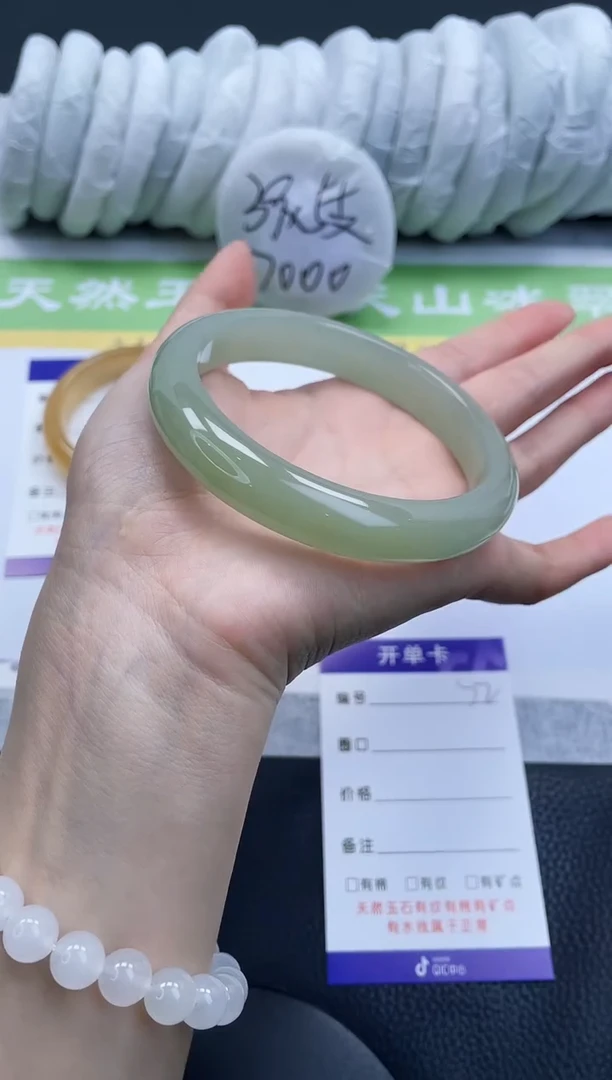 【闪购商品】石英质玉手镯未镶嵌A72-62+