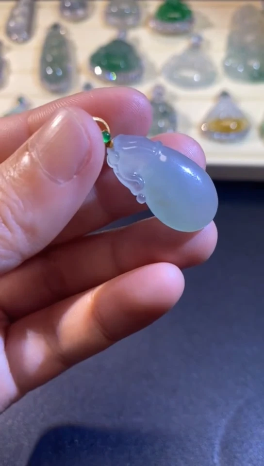 【闪购商品】翡翠吊坠(赠链)18K金镶嵌缅甸天然A货翡翠