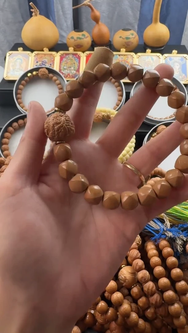 手串猴头核桃唐八棱送单颗雕刻瑕疵