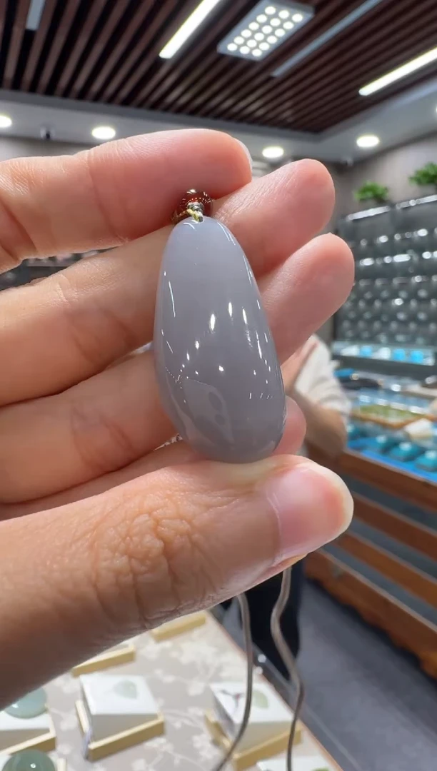 颈饰未镶嵌和田玉烟紫随形水滴配绳