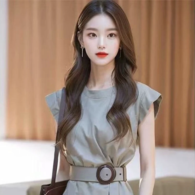 冷淡系独特别致灰色收腰连衣裙女2025新款超火女装赴约极简女装