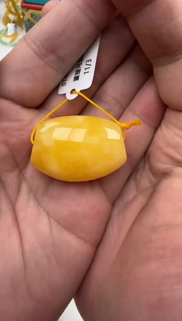 蜜蜡未镶嵌珠宝奇石HZ023