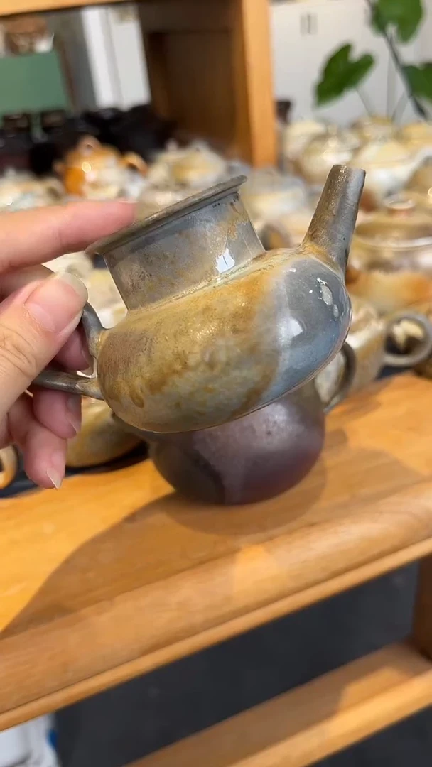壶680号容量100-110ML 小平头 中白泥 有落渣 放漏