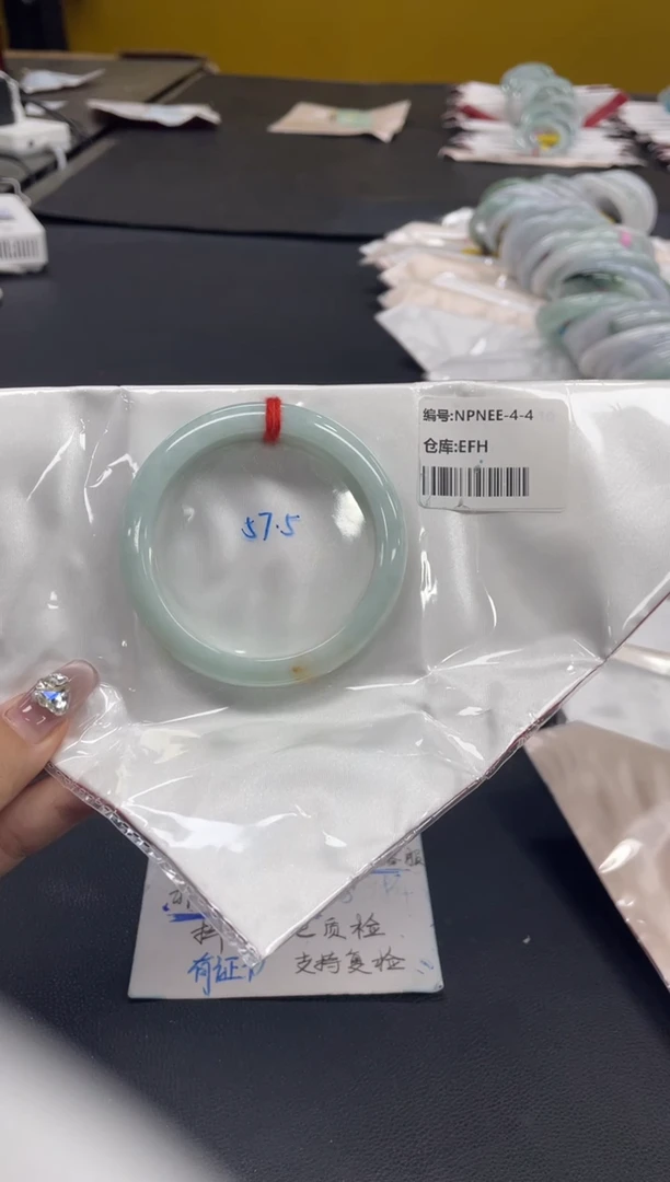 未镶嵌手镯翡翠翡翠手镯