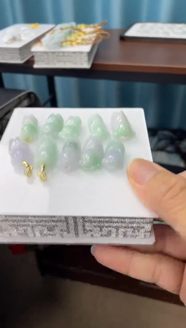 翡翠未镶嵌吊坠(不含链)一鸣惊人 多样性发其一