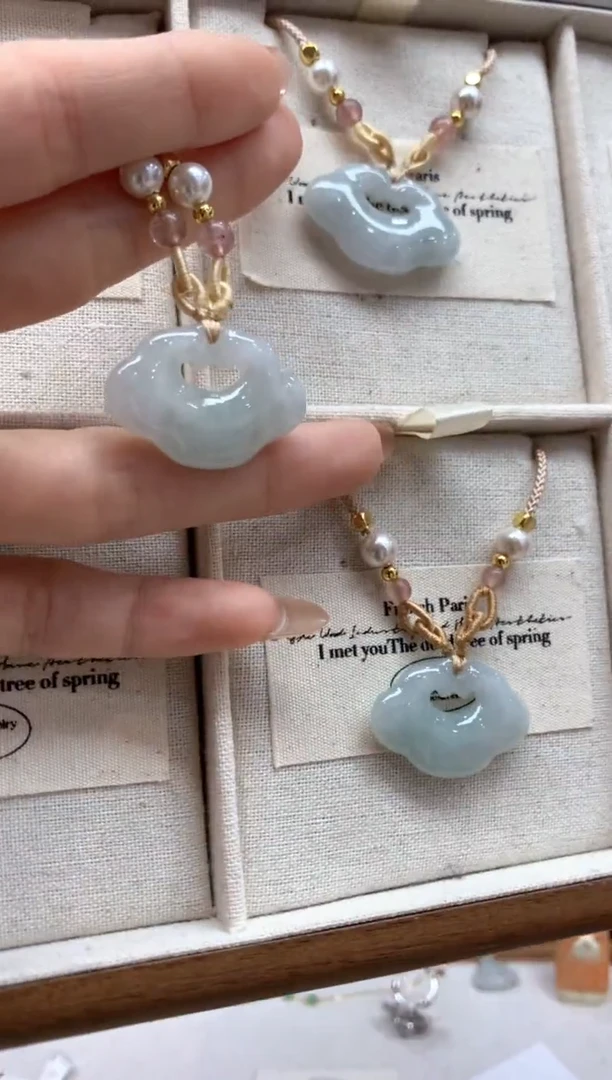 【闪购商品】翡翠吊坠(不含链)未镶嵌如意锁多样性发货1件