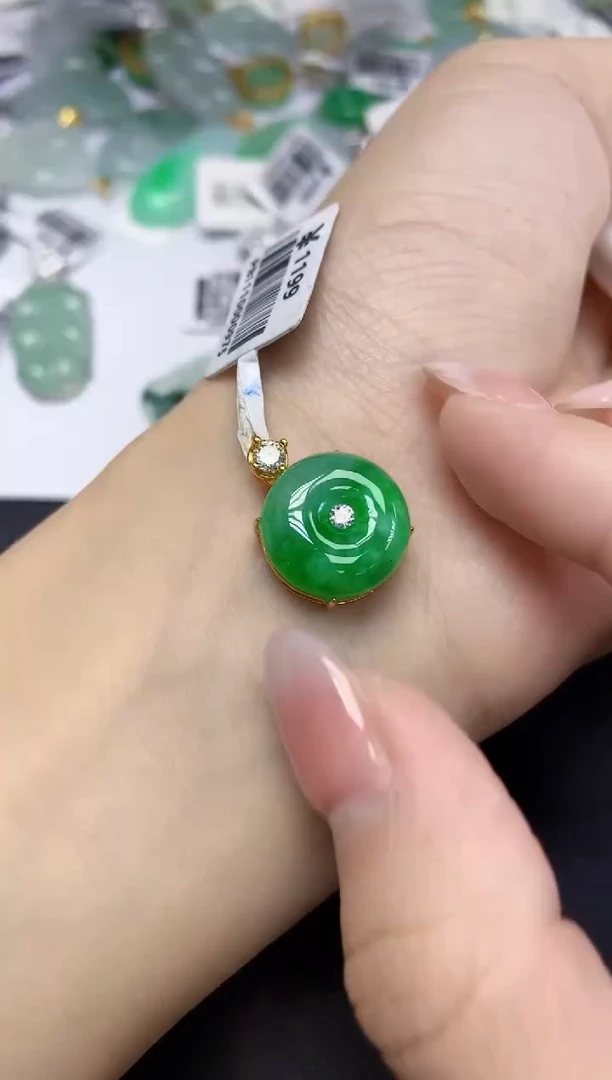 颈饰未镶嵌翡翠天然缅甸翡翠A货多样性发一件